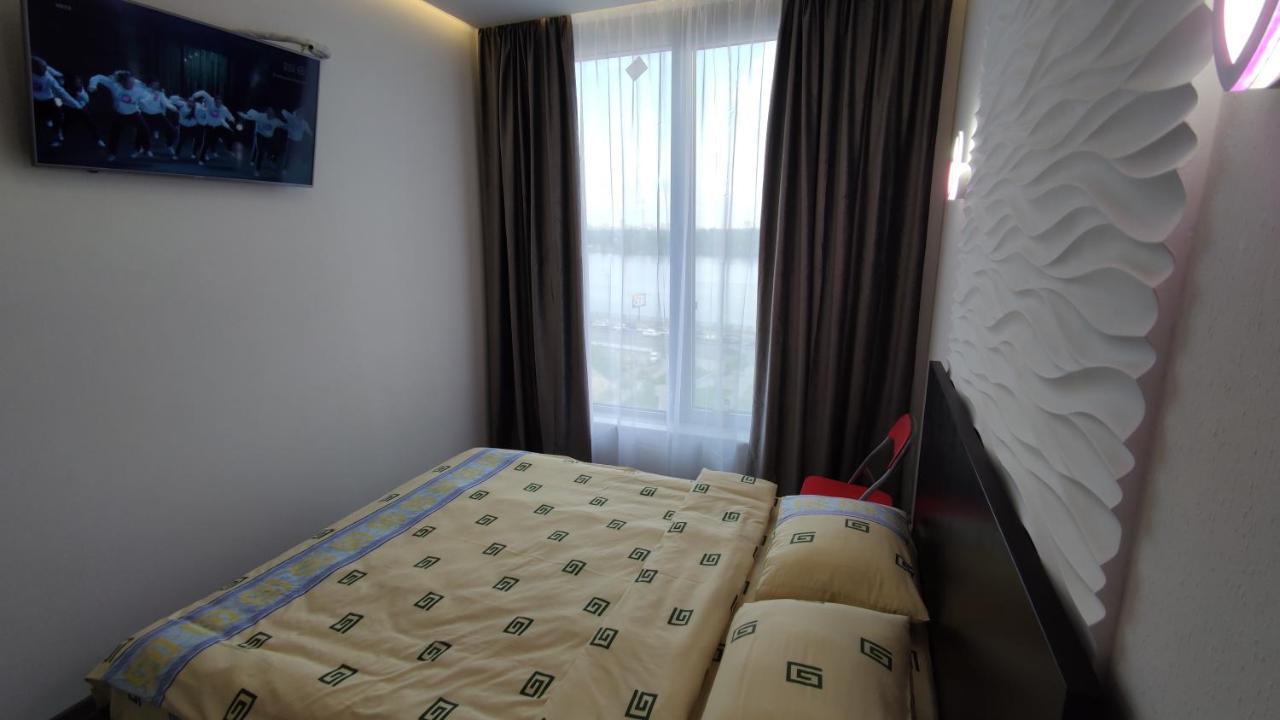 Rybalsky Studio Apartment Dnipro View Kiev Exterior foto